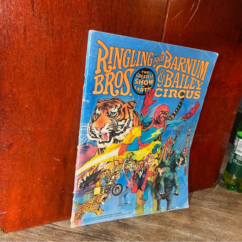 Colorful Circus Themed Notebook - Picture 3 of 13